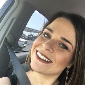 Meet your Posher, Janelle